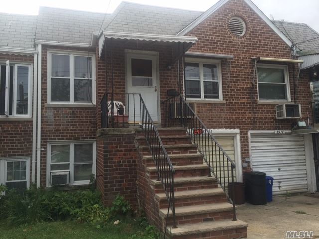 All Brick Attached House On A Great Block! School District 26. Convenient To Transportation And Shopping! Walk To Kissena Park. Clean House, Needs Updating! Spacious Walk In Level With High Ceilings And Sep Entrance.