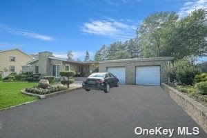 Single Family in Deer Park - Commack  Suffolk, NY 11729