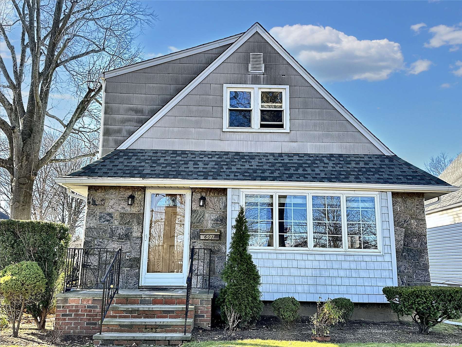 Single Family in New Hyde Park - Albert  Nassau, NY 11040