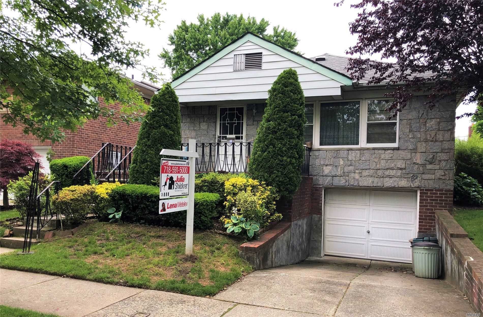 Bring your decorating ideas to this brick & stone raised ranch and transform it into your family's dream home! Featuring 3 bedrooms and 2 full baths, this very well-kept home is set in a premium location in the heart of Fresh Meadows. St. John's University is nearby, as well as mass transit, major highways, schools and houses of worship.