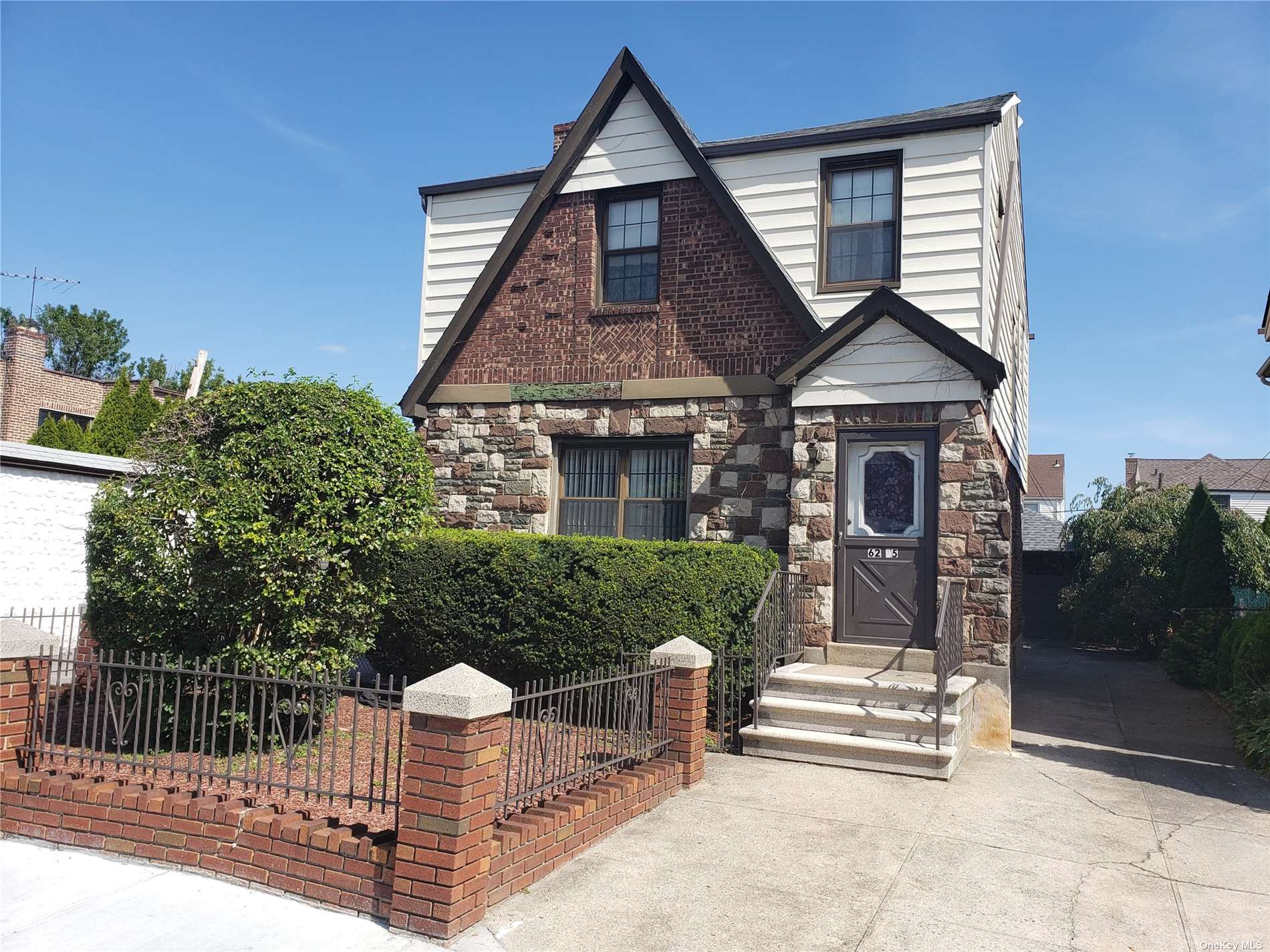 Single Family in Middle Village - 82nd  Queens, NY 11379