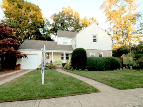 Spectacular Value Priced Home W/Amazing Details,Custom Design And  Luxurious Ammenities,Open&Vaulted Floor Plan, Exquisite Designer Kitchen & Baths,Super Fam.Room And Sensational Indoor Pool,Walls Of Glass Overlooking 2 Tierred Mahagony Deck  A Must See!