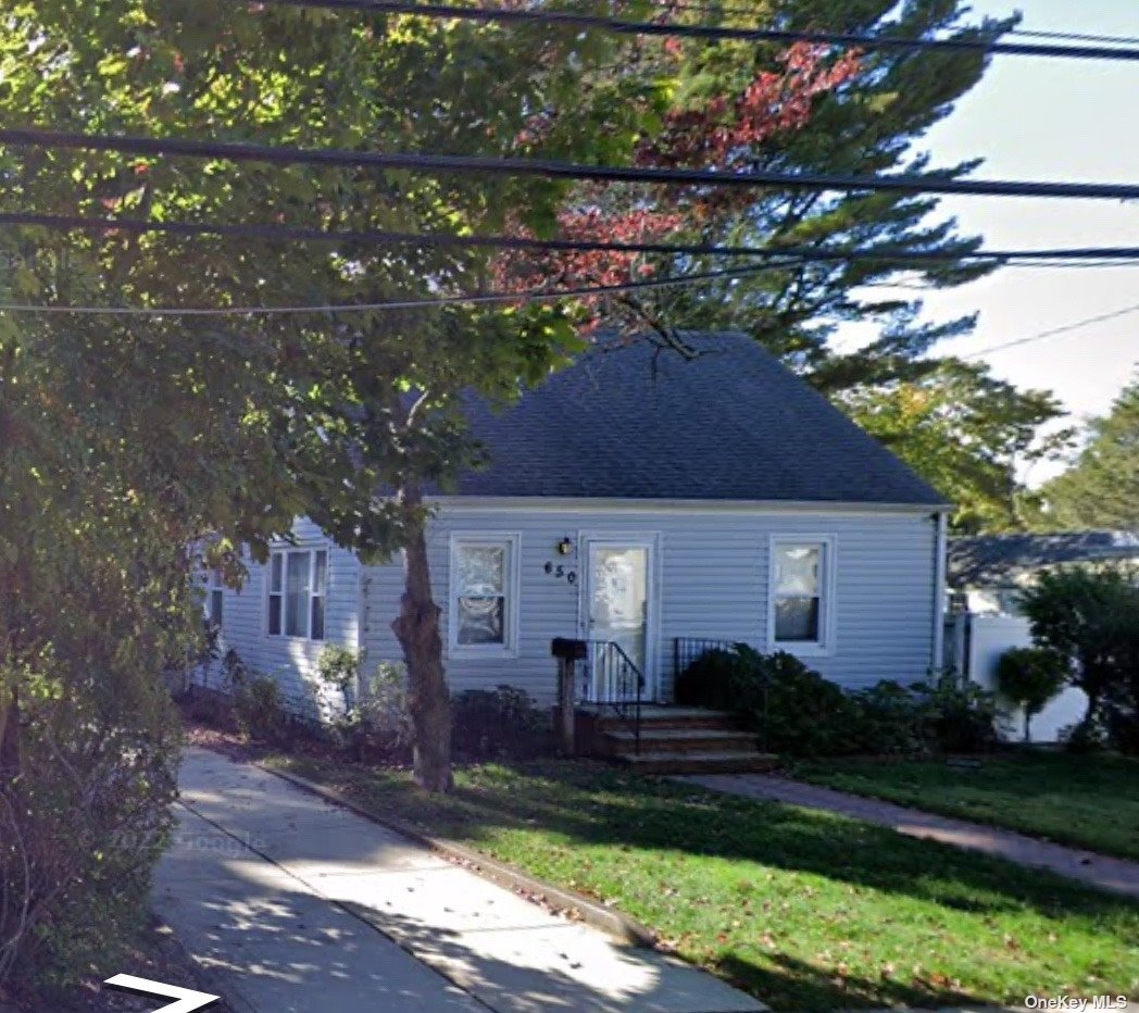 House in South Hempstead - Irene  Nassau, NY 11550