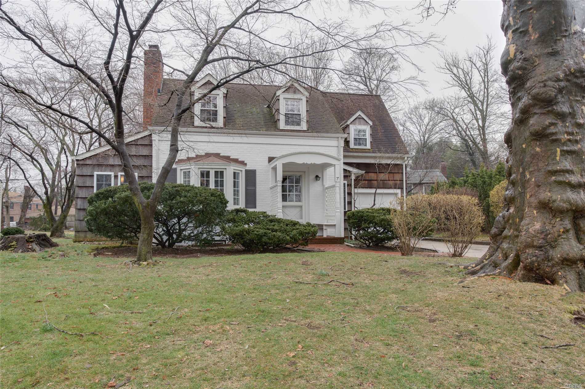 Lovely 3 Bed, 2.5 Bath Home On A Quiet Cul-De-Sac, And Minutes From Some Of The Most Prestigious Addresses On The North Shore. Open Flow And Great Light Are The Hallmark Features Of This Expanded Colonial. Eat-In-Kitchen, Fdr, Livingrm W Wbfp, Sunroom, Powder. Master Suite, 2 Large Beds & 1 Bath. Full Basement. Oversized Yard. Cac. Att Garage. A Must See!