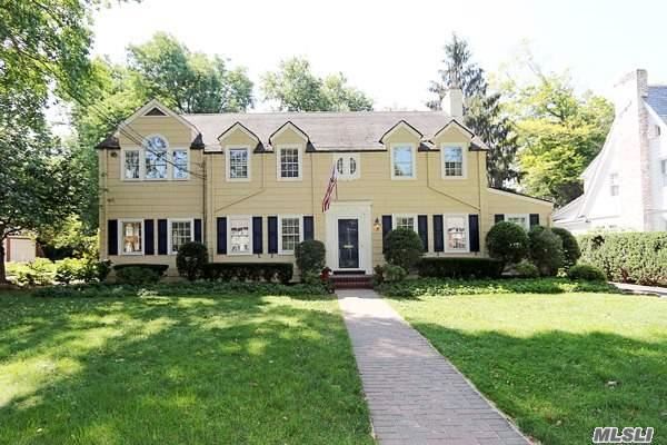 Elegant Traditional Colonial In Beautiful Munsey Park. Center Hall Entry Opens Up To A Living Room W/Fireplace, Fdr Eat-In Kitchen W/Breakfast Room, Family Room (25X13) W/Fireplace & Built-Ins, Office, Guest Bedroom & Bath. Second Floor Boasts Master Suite, 3 Addtl Bedrooms, Baths & Laundry Room. Convenient Location To Town & Railroad. Lots Of Storage. Rear Garden & Patio!