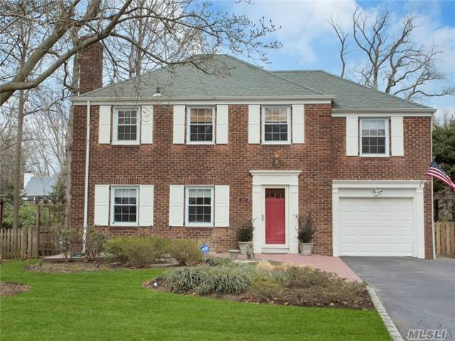 Completely Renovated And Meticulously Maintained Brick Colonial Set On A Quiet Street In Desirable North Strathmore. This Beautiful Home Features 5 Bedrooms, 2.5 Baths And An Open Concept Floor Plan. Convenient To Town, Schools And The Manhasset Train Station.