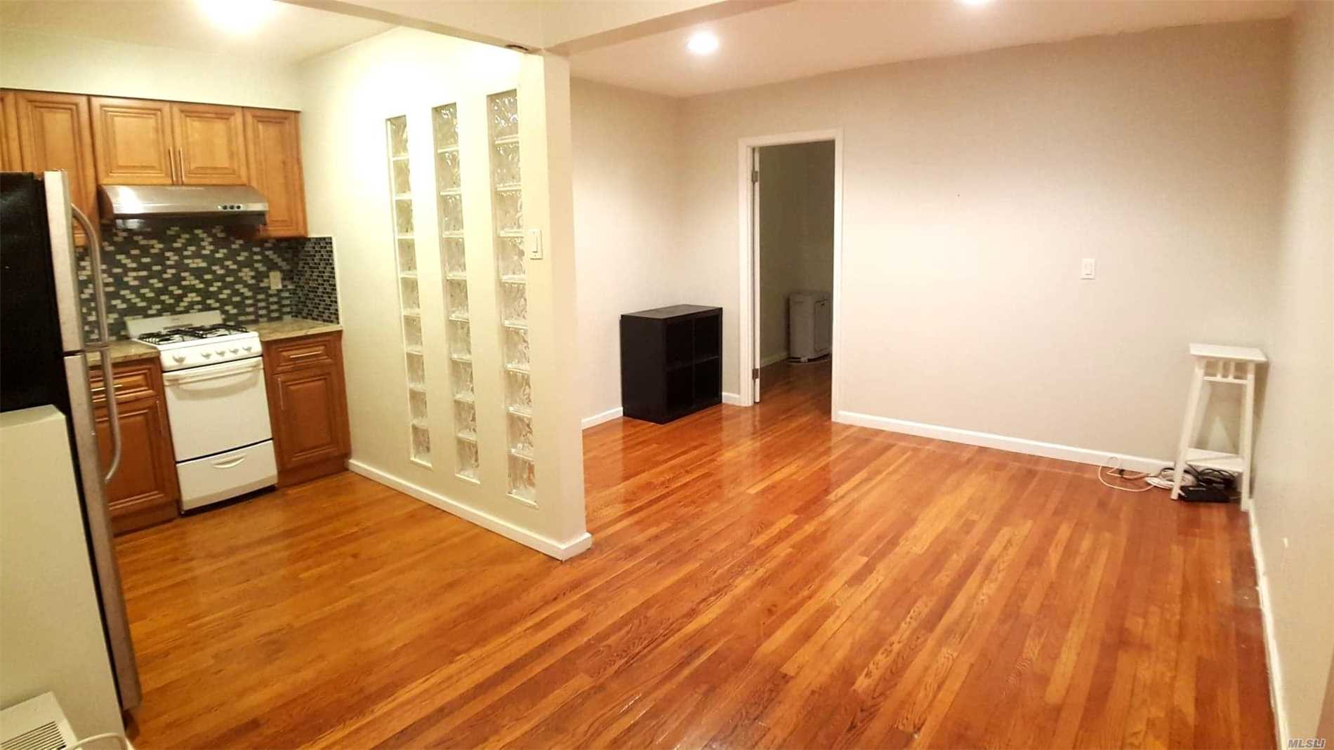 Sale may be subject to terms & conditions of an offering plan. Near Bus Q27, L.I.R.R. 20 Mins To Manhattan. Walking Distance To Ally Pond Park. Can be rented after owner occupied for 5 years. Enough space to be used as 1Bedroom or 2 Bedroom. Heat Included. Development has Inground Pool for Residents to Use! Income must be 3X the amount of debt. Minimum Downpayment 10%.