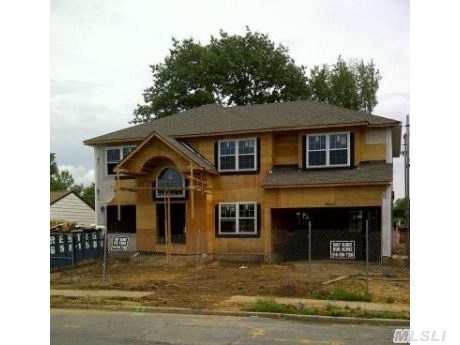 New Construction To Be Built In The Famed Jericho Sd (Jackson Elem.).  Center Hall Colonial W/5 Brs,  3 Full Bths(See Floor Plans).  Guest Br W/Full Bth,  Laundry Room On 2nd Fl.  Gourmet Eik W/Ss Appliances,  Custom Moldings Throughout,  Hw Floors,  8Ft Ceiling Unobstructed Bsmt,  House Approx. 3000 Sq Ft And Taxes Are Approximate. Construction Moving Quicker Than Expected!!