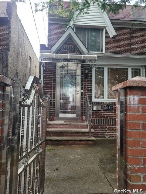 Single Family in South Ozone Park - 121  Queens, NY 11420