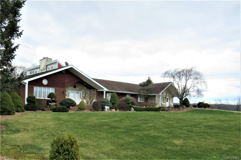 Single Family in Warwick - Pine Island  Orange, NY 10990