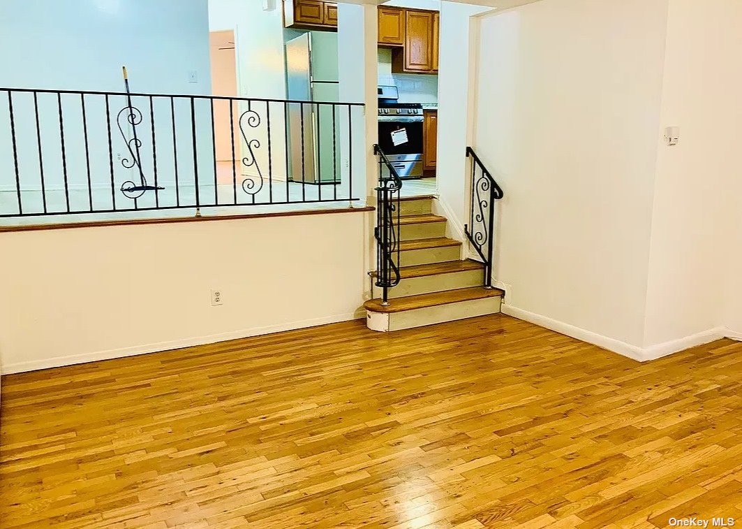 Apartment in Little Neck - 34th Ave  Queens, NY 11363