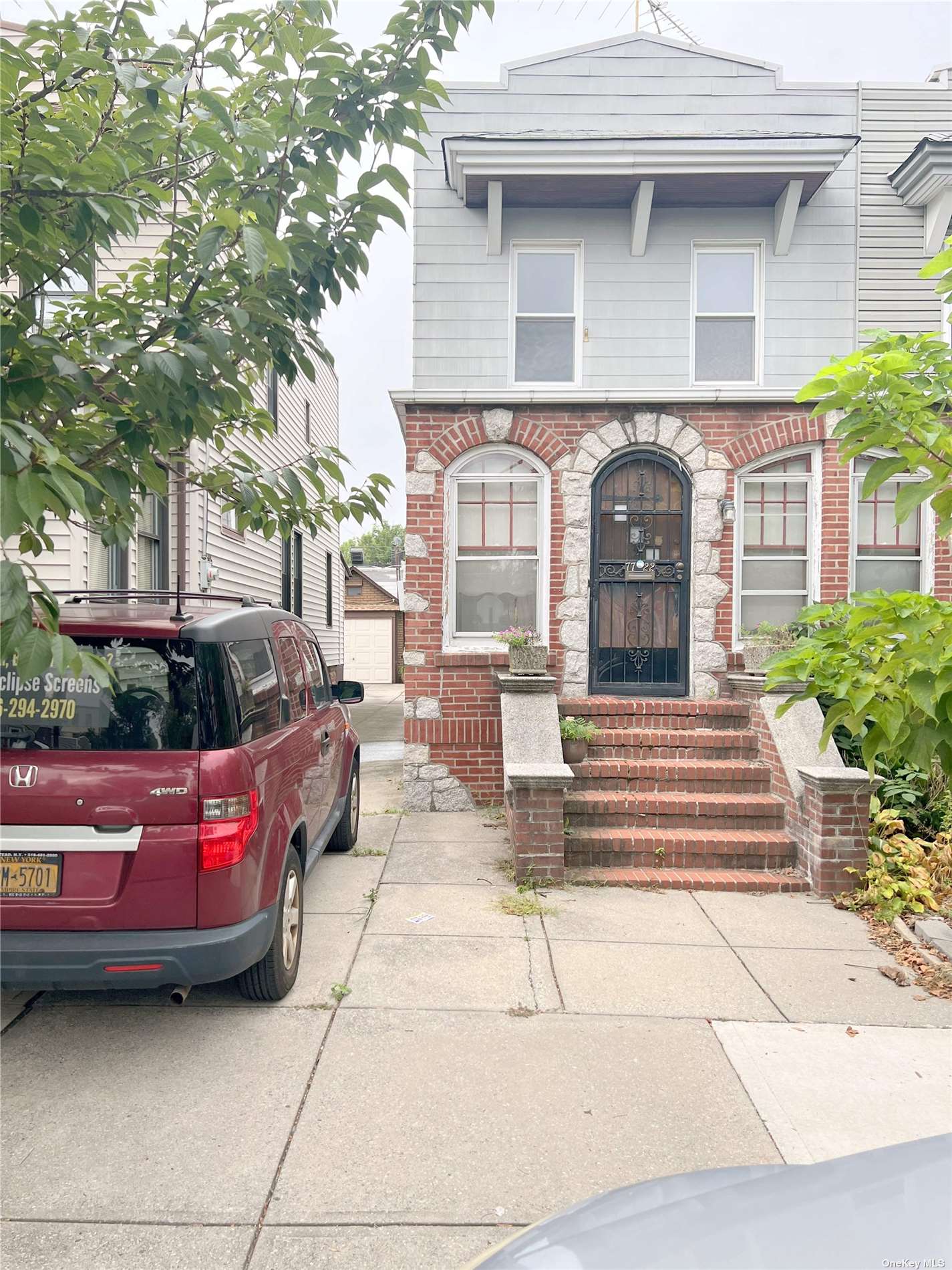 Single Family in Glendale - 62nd  Queens, NY 11385