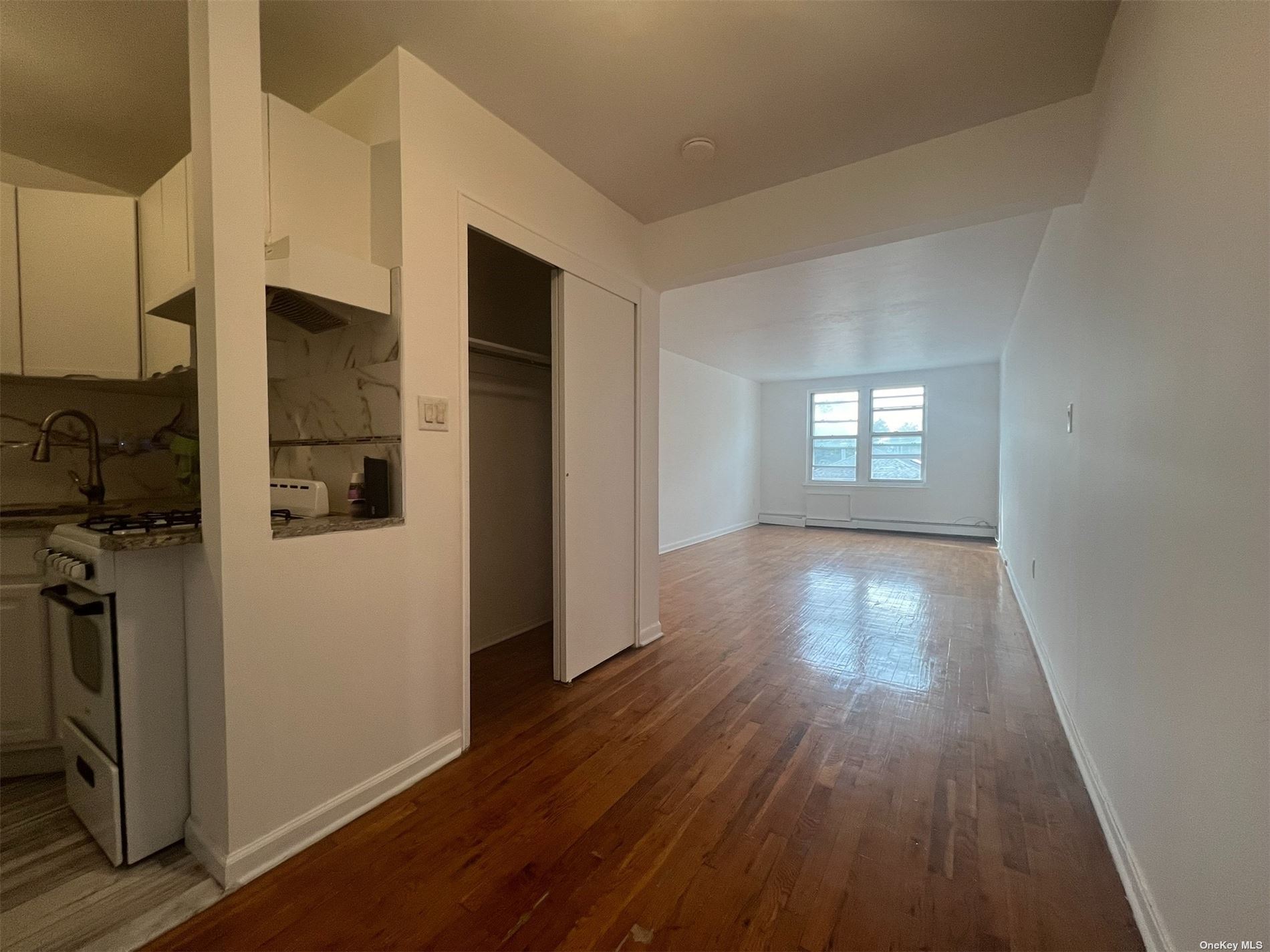 Apartment in Kew Gardens - 129th  Queens, NY 11415