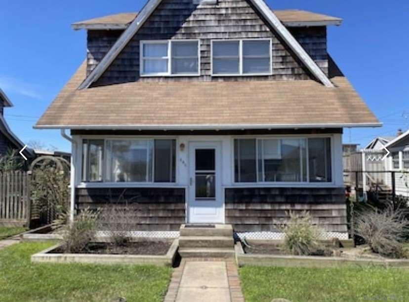 House in Ocean Beach - Ocean Breeze  Suffolk, NY 11770