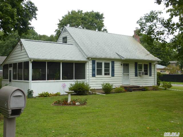Great Home!! Great Price!! 6 Room Cape,  Full Basement W/Ose,  Large Screened Porch - 1 1/2 Det. Garage... Won't Last!!!!
