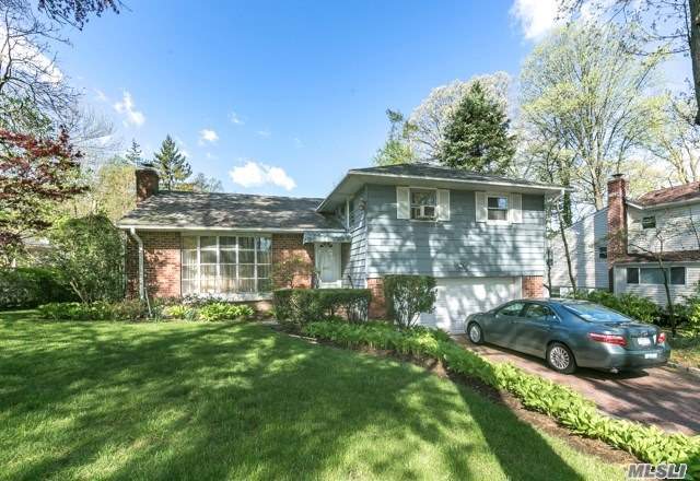 Sprawling Split Level Home Perfectly Situated with Sunny Exposure. Spacious Living Room & Dining Room; 3 Bedroom, 2.5 Baths; Walk-out Lower Level Den. Minutes from Town & LIRR. E.M.BAKER ELEMENTARY. OPTION GREAT NECK SOUTH/NORTH MIDDLE/HIGH SCHOOL