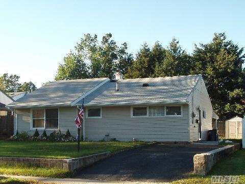 This Easy Living One Floor Ranch Home. 3 Bedrooms, Living Rm, Kitchen, Full Bath, Tile Thru Out Home... Cac 