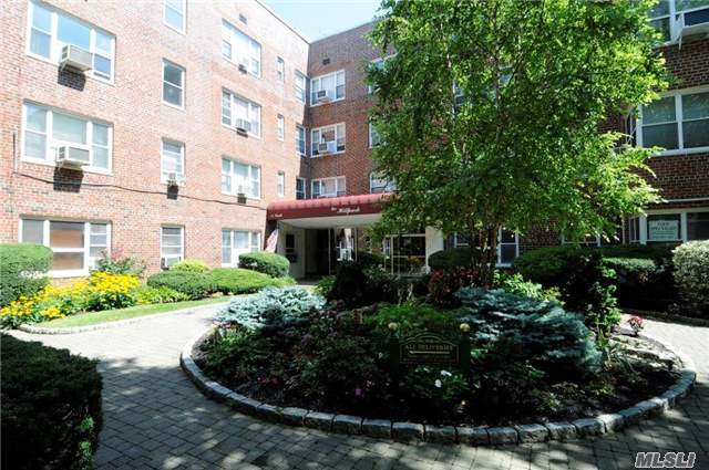 Bright, Spacious 2Br/2Bath Corner Unit On The Top Floor. New Floors Throughout. Large Living Room Leads To Dining Room And Terrace. Updated Kitchen & Baths. Plenty Of Closets/Storage Space. Only Minutes Away From The Lirr, Shopping, Restaurants And Center Of Town! Choice Of Renowned Great Neck South Or North Schools!