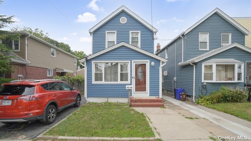 Single Family in Queens Village - 220th  Queens, NY 11428