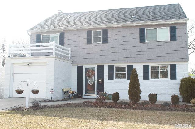 Move In Ready. Beautiful,  Completely Updated,  4 Bdrm Split  New Kitchen W/ Granite Countertops,  Professional Grade Oven,  Stainless Steel Appliances & Wine Refrigerator. Hardwood Floors Thru-Out,  Gas Heat,  Fireplace In Living Room,  Open Floor Plan And New Insulation Throughout. Short Walk Nationally Recognized Blue Ribbon Elementary School. New Front Loading Washer/Dryer.