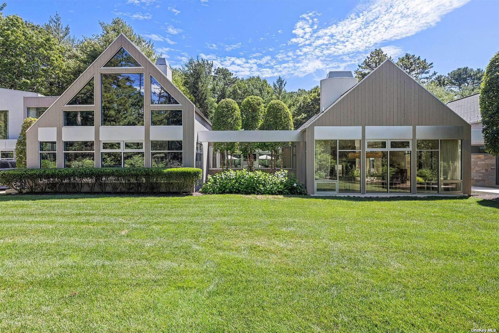 House in East Hampton - Rolling Wood  Suffolk, NY 11937