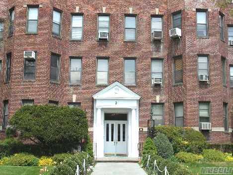 Windows On 3 Sides Gets Sun All Day Long. Sunken Living Room, Large Kitchen With Adjacent Dining Alcove, Hardwood Floors, Separate Hallway To Lg Bedroom & Fbth, Extra Room As Office/Den/Baby's Room. Plenty Of Closets, Underground Parking Garage Into Building.Laundry Room In Basement.