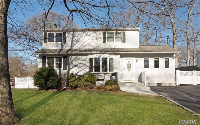 Immaculate Colonial In Lake Ronkonkoma Featuring 4 Lge Bdrms, 2 Full Updated Baths, Cheery & Bright Eik With Vaulted Ceils, Nice Size Lr & Addt&rsquo;l Rm To Be Fdr Or Fam Rm. Located Near Lake & Beautiful Park With Baseball Field, Tennis, Basketball Courts, Near To Lirr, Lie, & Shopping. Perfect Home For Entertaining, Must See!!!!