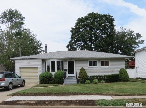 First Time Showing. Open Floor Plan,  New Boiler,  3 Yr Old Roof,  Sliding Glass Doors From Dr,  Shed,  Igs,  Alarmed, Hi Hats,   Close To N. Broadway,  Shopping,  Schools,  Houses Of Worship & Parkways. Taxes With Exemption $9795.49