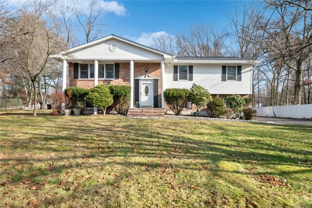 Single Family in Clarkstown - Christie  Rockland, NY 10956