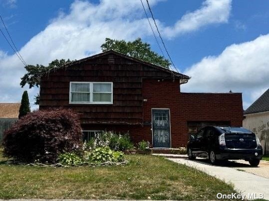 Single Family in Copiague - Verazzano  Suffolk, NY 11726