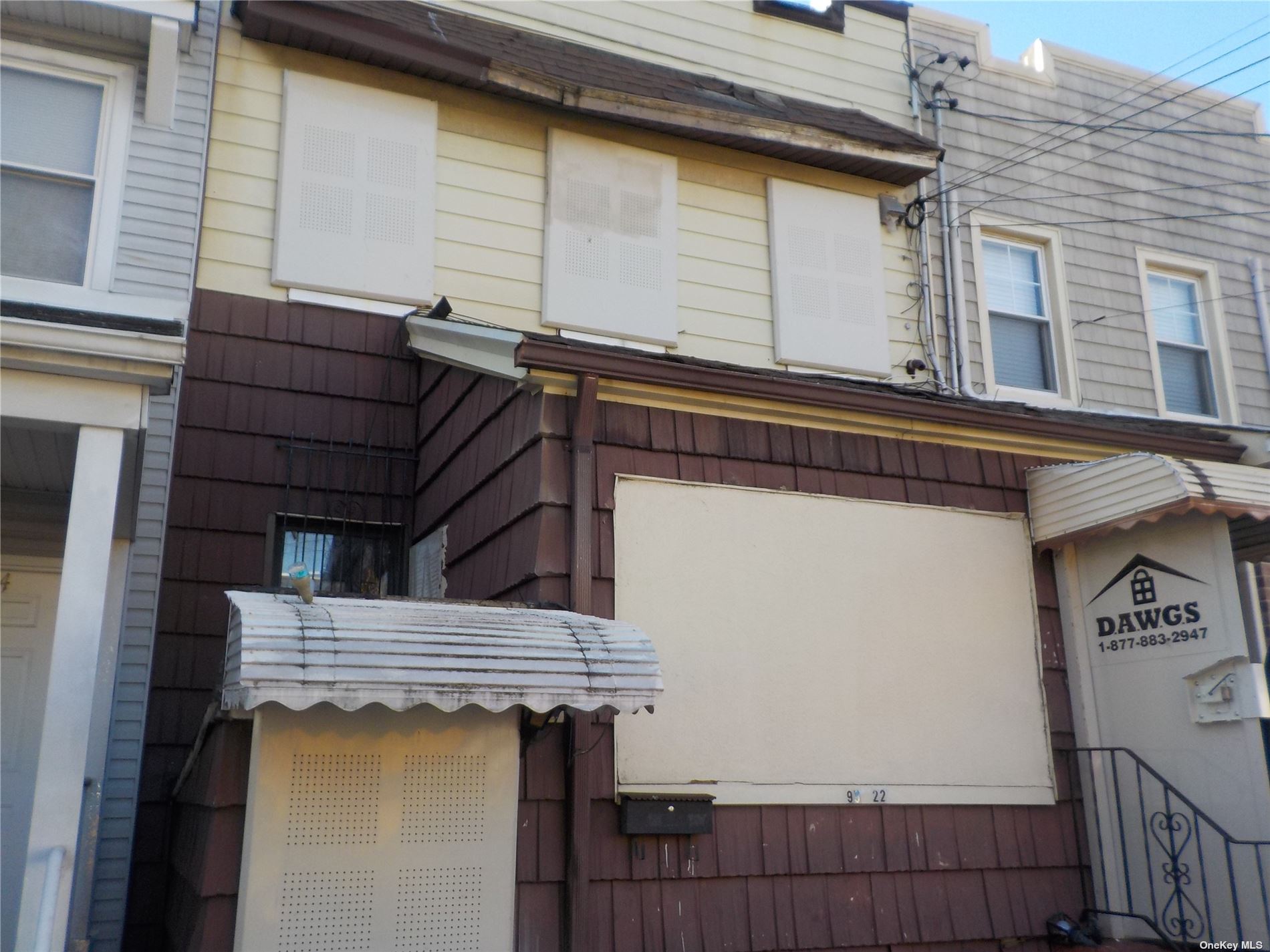 Single Family in Ozone Park - 75th  Queens, NY 11416