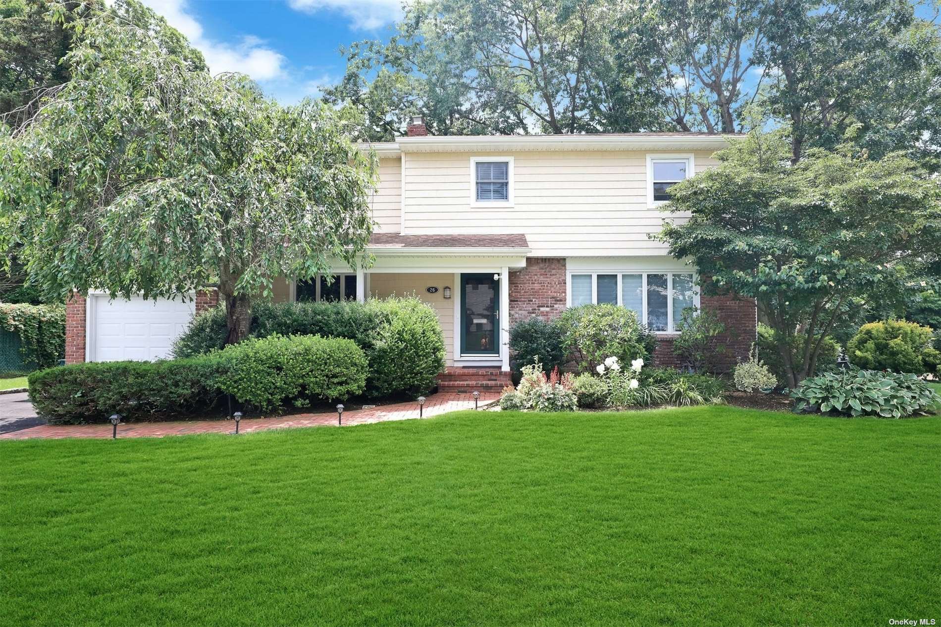Listing in Old Bethpage, NY