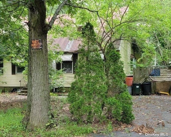Listing in Shirley, NY