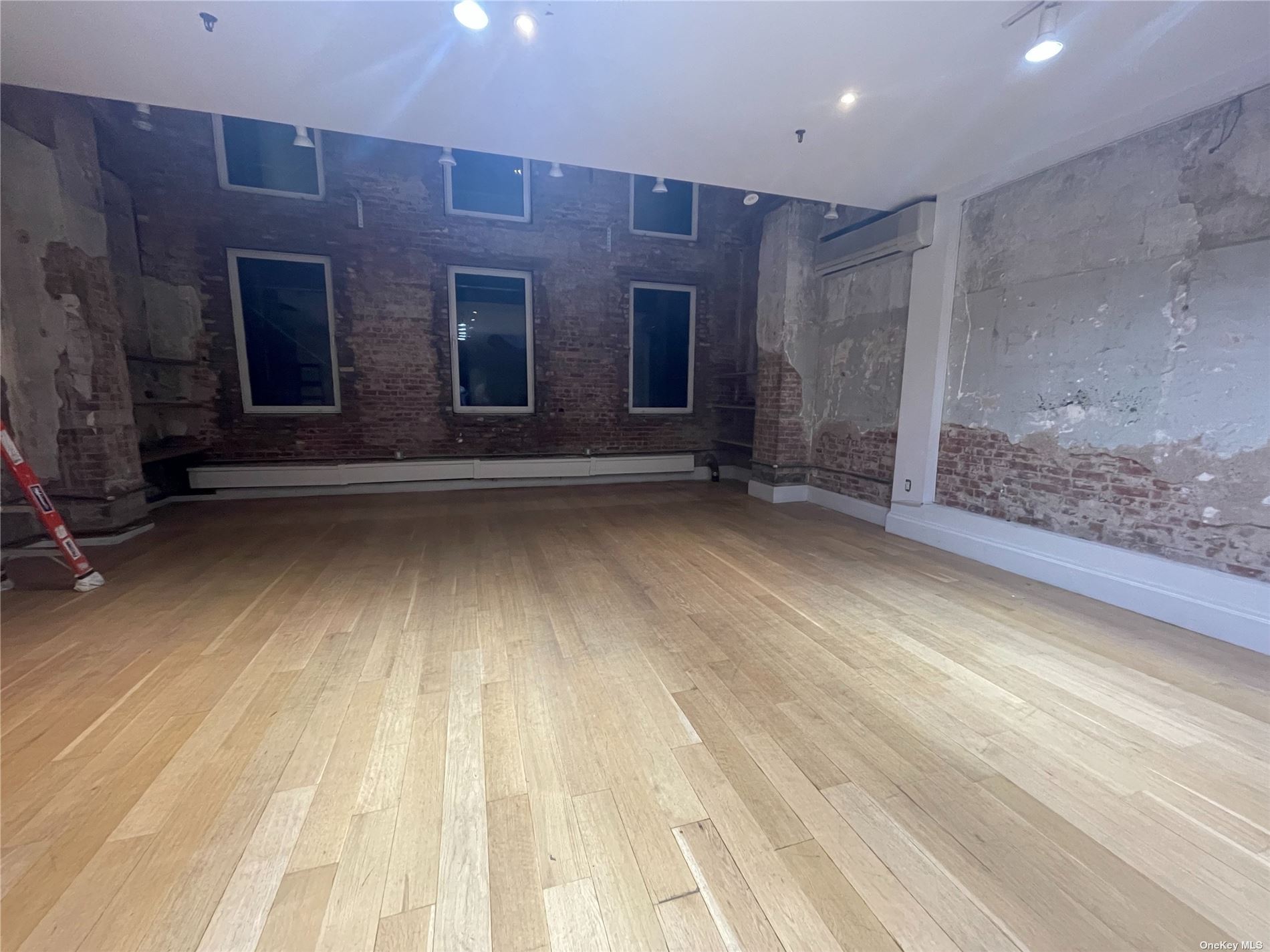 Commercial Lease in New York - Chambers  Manhattan, NY 10007