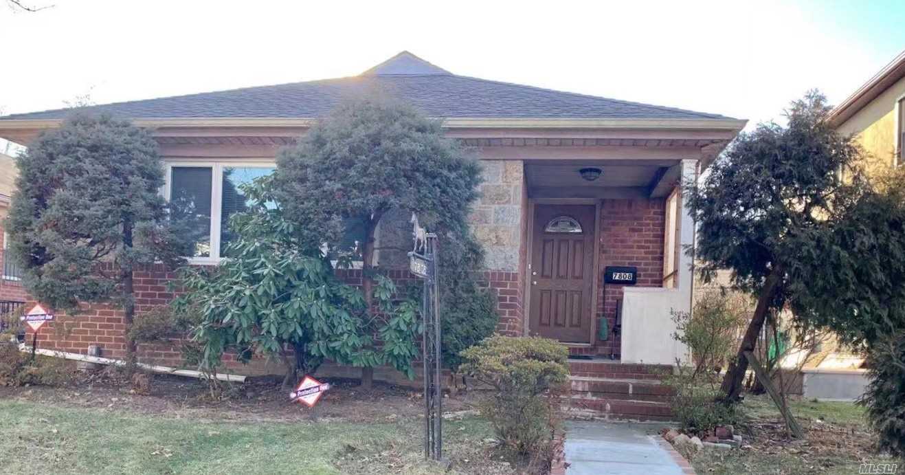 Well Maintained 3Brs With Updated Kitchen, Hardwood Floor, Private Driveway And Detached Garage, Full Finished Basement, Building Size 26X50.