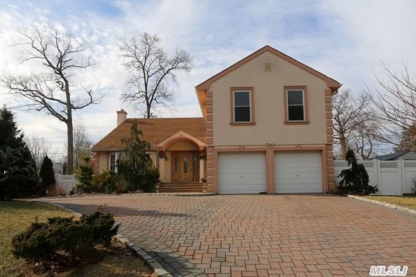 Recently Renovated!Located In The Desirable Strathmore Glen Community This Spacious 9Rm, 4Bd, 1.5Ba Colonial Is Set On An Oversized Corner Lot. Open Floor Plan For Entertaining-This Beautiful Home Feat. Vaulted Ceiling,  Gourmet E-I-K W/Cherry Cabinets & Granite,  Fam Rm W/Fireplace & Priv. Backyard W/Heated Pool/Hot Tub Perfect For Bbqs & Summer Fun. Golf & Beach Privileges