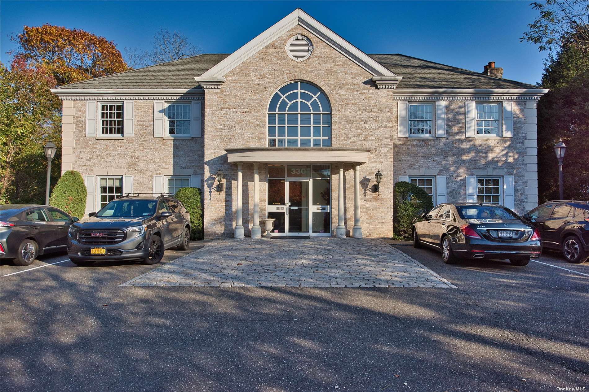 Commercial Lease in Roslyn Heights - Willis  Nassau, NY 11577