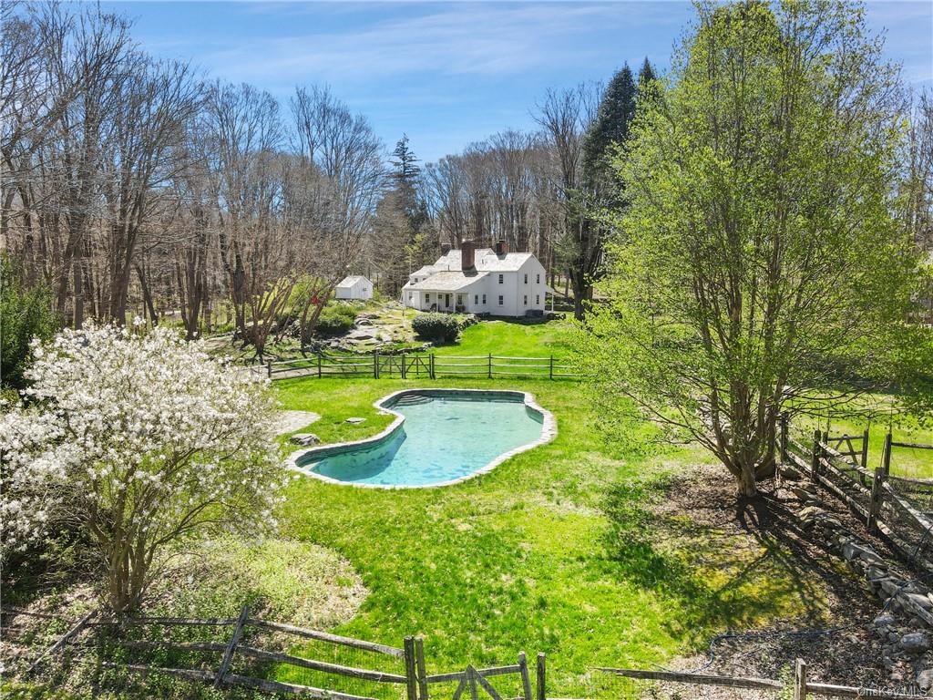 Single Family in Pound Ridge - Lower Shad  Westchester, NY 10576