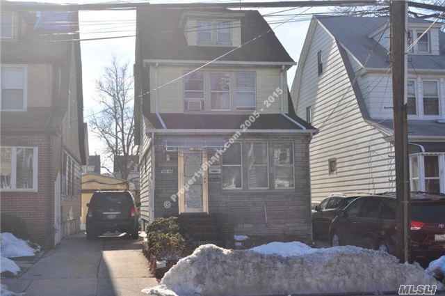 Great Location In The Heart Of Whitestone