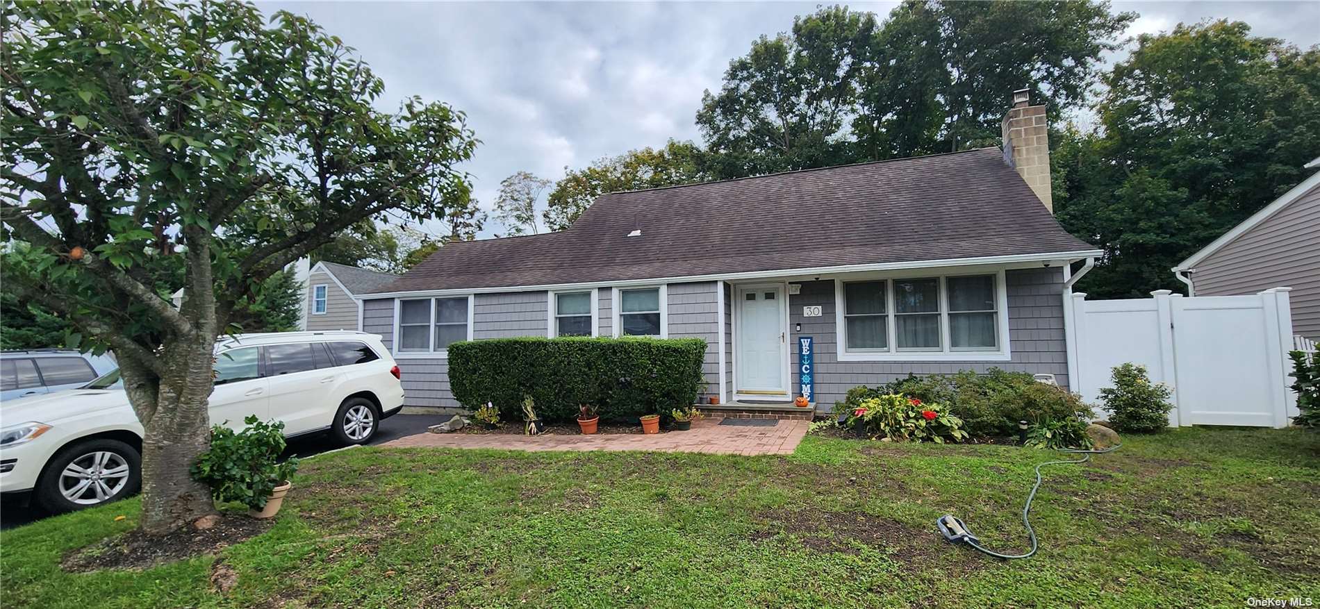 Single Family in Huntington Station - Armell  Suffolk, NY 11746