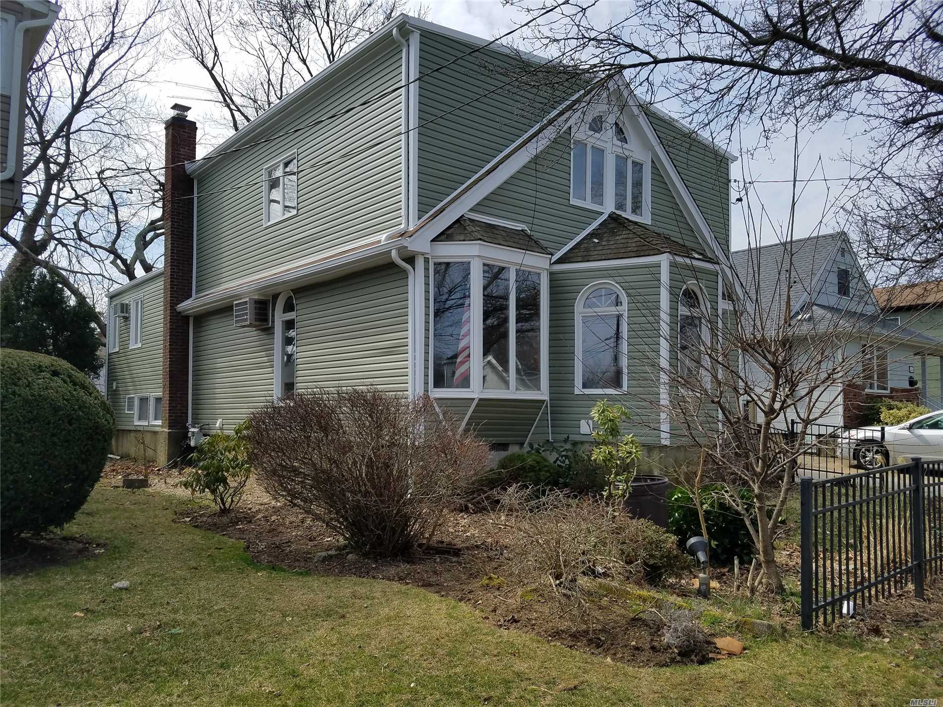 Large Split Level Home In Beautifull Baldwin Harbor. Great House In A Great Neighborhood, Featuring 4 Bedrooms, 2.5 Bathrooms, Finished Basement With 2 Rooms And A 1/2 Bath, Separated Entrance, Rear Wooden Deck, Baldwin Schools, Close To All.
