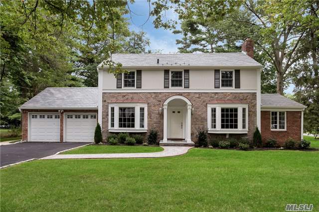 Expertly Rebuilt & Expanded In 2017 In One Of Munsey Park&rsquo;s Most Desirable Areas. Lg Fdr, Lr & Den/Off W/ Dual Fp. Custom Kitchen Open To Fr, Mud/Ldry Rm W/ Full Bath. Mbr, 2nd Br W/ Ensuite Bath, 2 Add&rsquo;l Brs & Bath. All Baths Equipped With Radiant Heat, Bright Natural Light, Virtually Staged. Convenient To Lirr & Premiere Shopping. Virtually Staged.