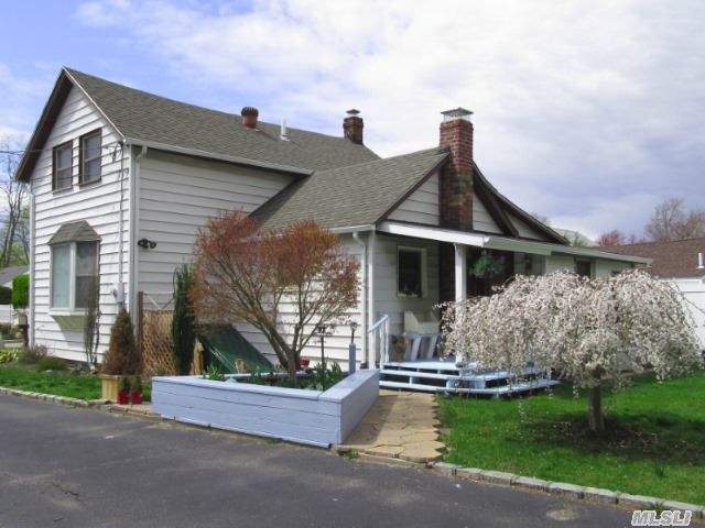 Old World Charm! Classic Colonial Home In Bethpage 21 School District Nestled In A Quiet Suburban Cul-De-Sac, Yet Close To All! Nearby Lirr, Shopping, Restaurants And The Bethpage Public Library. Features Updated Large Eat-In Kitchen, Bathrooms, Roof And Efficient Gas Heating /Hot Water Systems.