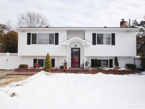 You Will Love This Beautiful,  Bright,  Fenced-In 4 Bedroom,  2 Bath Hi-Ranch On Quiet Cul-De-Sac.  House Has A Large Master Bedroom With Walk -In-Closet.  Nice Landscaped Property With Back Patio For Entertaining.   Move Right In.  Available Immediately. Farmingdale School District.