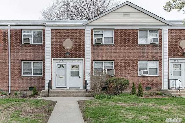 Super Rare 2Br/1.5Ba Duplex Model In Bell Park Gardens With Updated Kitchen And Baths. Featuring Hardwood Floors,  In Unit Washer/Dryer,  Huge Finished Attic Storage Area And Rear Outdoor Space. School District 26. Close To Shops And Restaurants And Bus Lines. Cats Ok. Outdoor Parking Available.