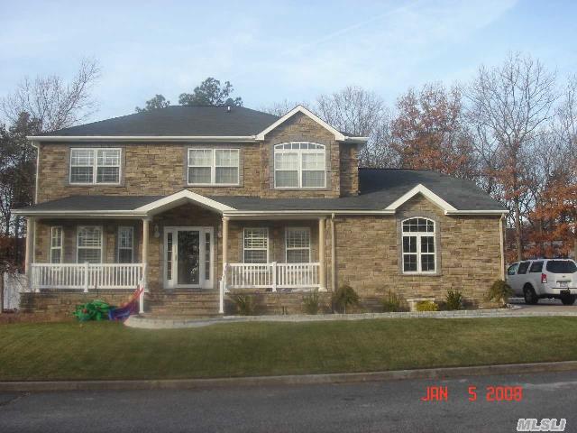 Gorgeous 5Br,  2.5Bath Col,  Beautiful Stone Front,  Fenced Yard With Firepit,  Brick Bar W/Granite Top,  & Inviting 18 X 32 Heated Igp! Fin Bsmt W/Greatroom! Cambridge Paved Patio,  Driveway And Walkways! This Is A Real Gem!