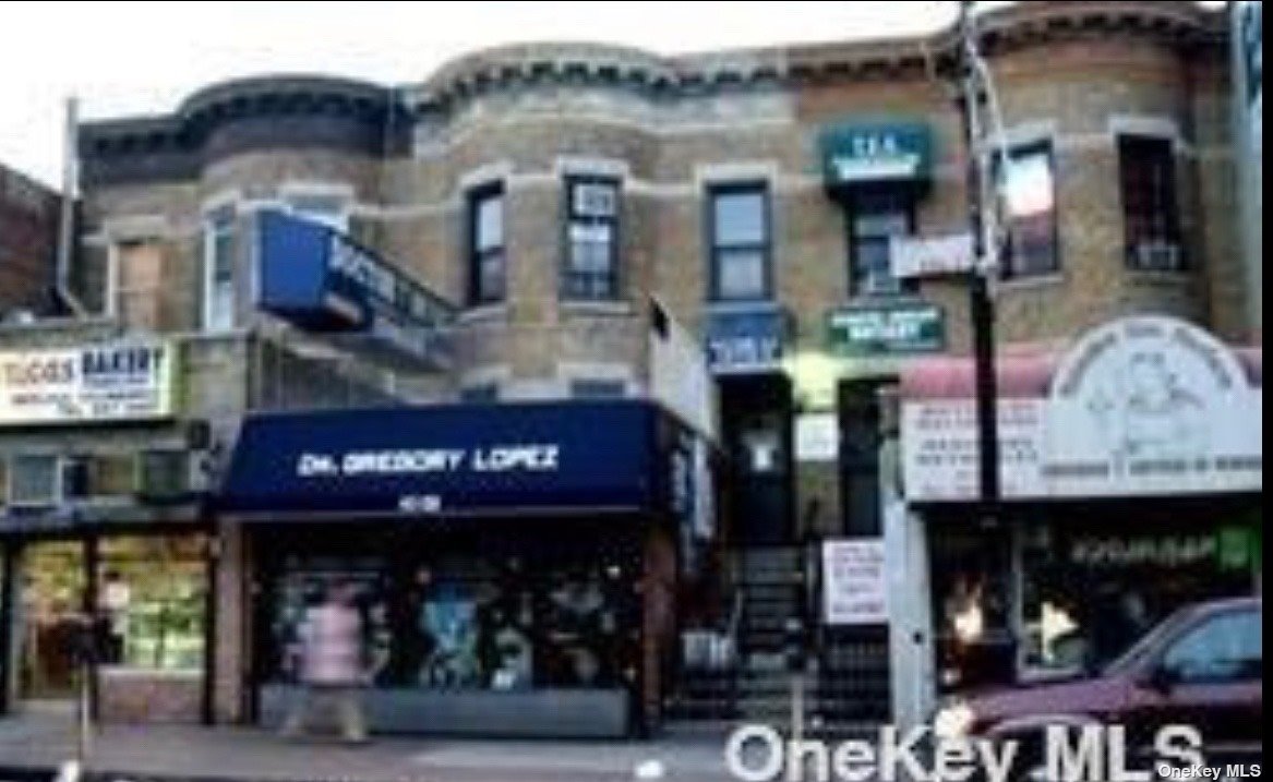 Commercial Lease in Elmhurst - 82  Queens, NY 11373