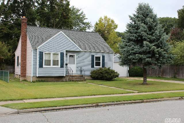 Cape Cod W Full Basement 2 Baths And 4 Bedrooms Needs Tlc....