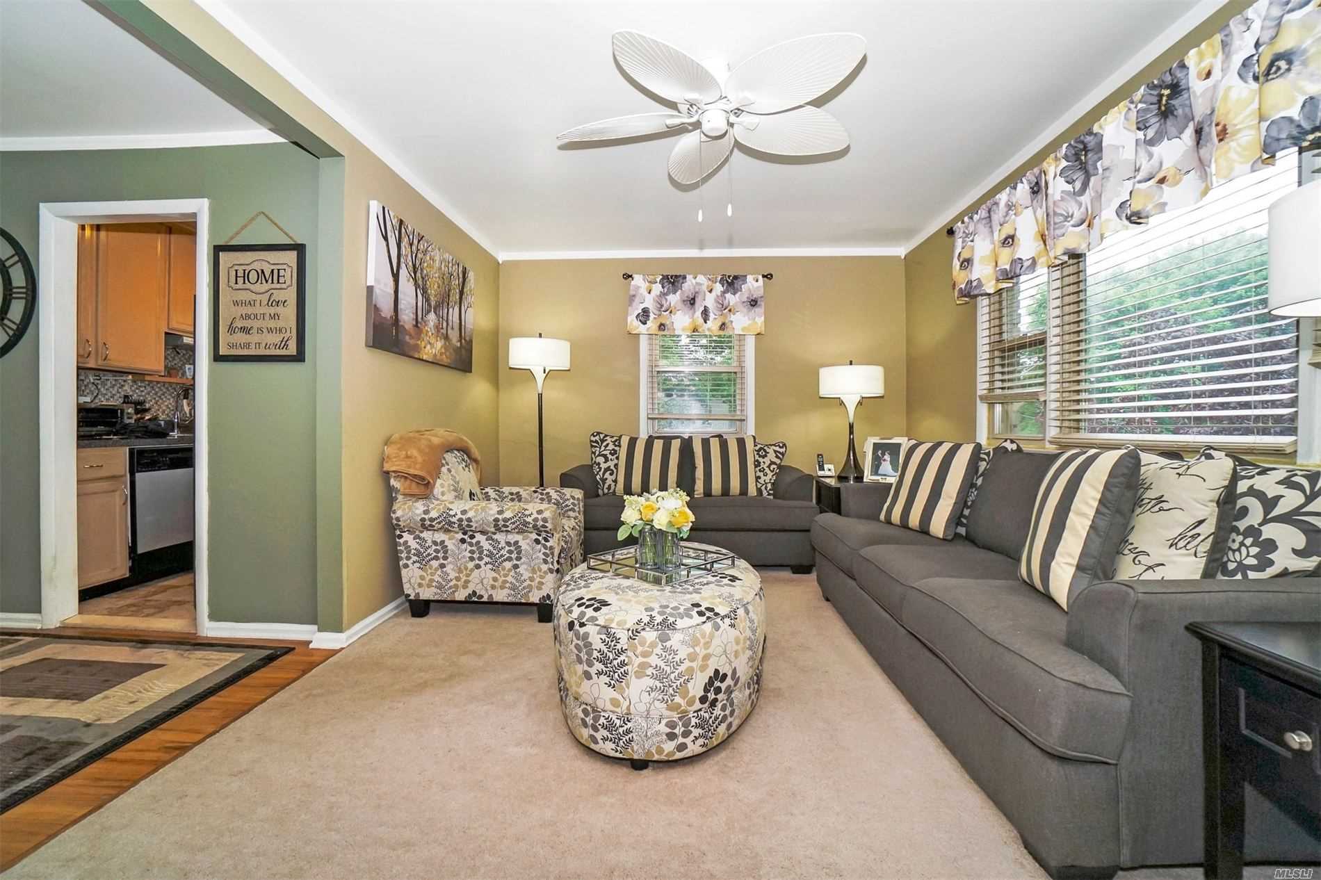 Beautiful Upper Unit 1 Bedroom, with updated kitchen, New Bathroom, Huge Custom Closet in Bedroom, Living room, Dining Room, and Deck, this unit comes with 2 parking spots. The Woodlands offers a pool, Laundry room and Rec Room! Maintenance of 903.88 includes taxes, common charges, heat, water, and sewer.