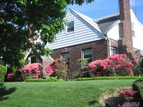 Warm And Inviting Colonial With Large Formal Rooms, Wonderful Screened Porch, Den Off Kitchen And Convenient Location. Make This Your Home In The Great Neck Park District Including Waterfront Parks, Olympic Pool/Lazy River, Ice-Skating Rink, Tennis Courts, And Boating Marina. Baker Elementary And Gn North Schools.  Priced To Sell.